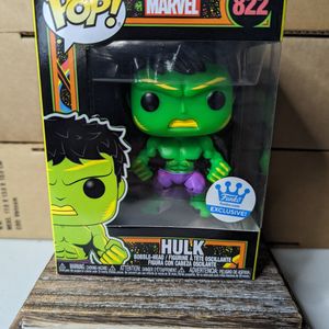 Funko Pop! Marvel Hulk (Black Light) Funko Shop Exclusive Figure #822 - US