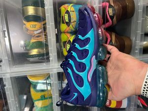 vapormax plus hornets