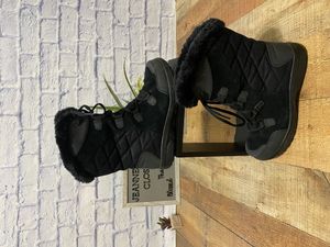 Columbia Women's Ice Maiden II Snow Boot Size 8 Pre owned great condition  Waterproof leather and