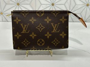 Lv toiletry online 15