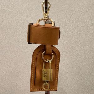 Louis Vuitton Leather Luggage Tag & Poignet with Lock and Key on