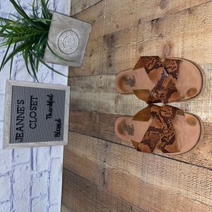 Pre-owned Leather Sandals In Brown