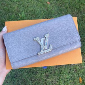 Louis Vuitton Capucines Wallet, Blue