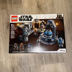 Lego 75319 NSIB The Armorer's Mandalorian Forge!