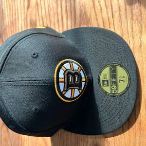 New Era, Accessories, Nwot Fitted Boston Bruins Hat Size 7 By New Era