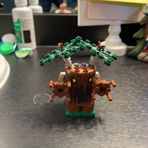 Lego tree online monster