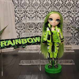  Rainbow High Winter Break Jade Hunter – Green Fashion