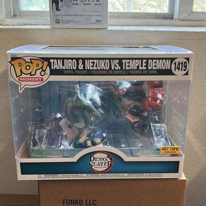 Funko pop # 1419 Tanjiro & nezuko vs temple demon 1419