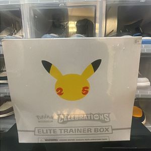 Pokémon TCG: Celebrations Elite Trainer Box