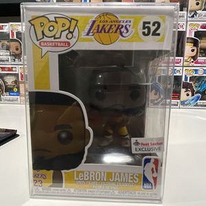 Lebron pop outlet footlocker