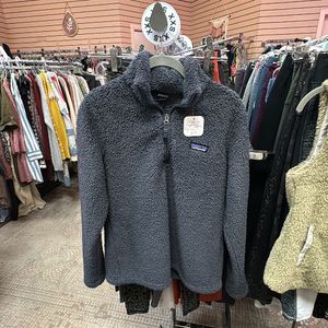 Fuzzy hot sale pullover patagonia