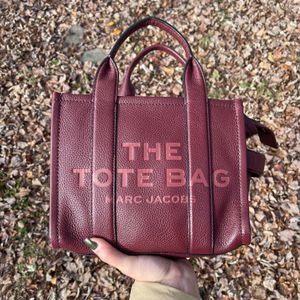 Marc jacobs burgundy discount bag