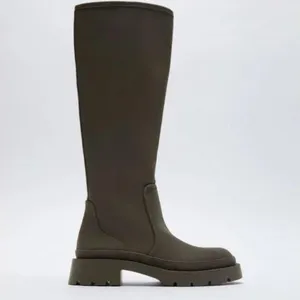 Zara hotsell flat boots