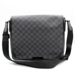 Louis Vuitton Damier Graphite Daniel MM Messenger Bag Louis