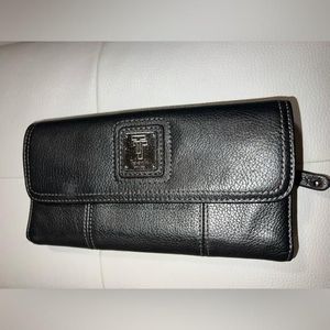 Tignanello best sale leather wallet