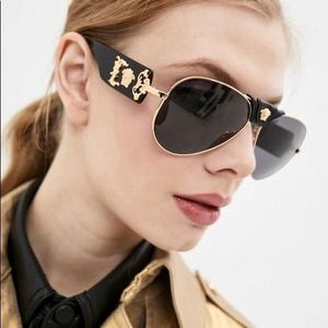 Versace hotsell sunglasses 2150q