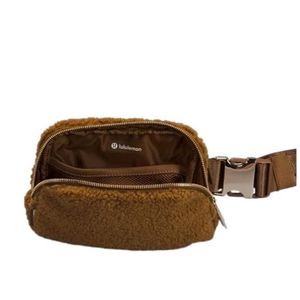 Everywhere Belt Bag 1L *Fleece