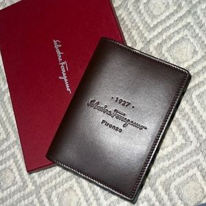 Salvatore ferragamo outlet passport holder