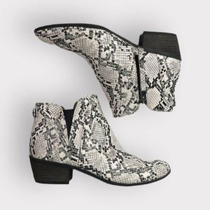 Circus by sam edelman snake boots sales