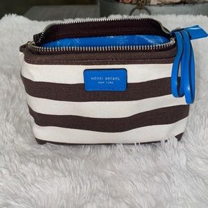 Henri bendel hot sale makeup bag