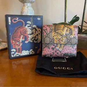 Gucci bengal outlet wallet