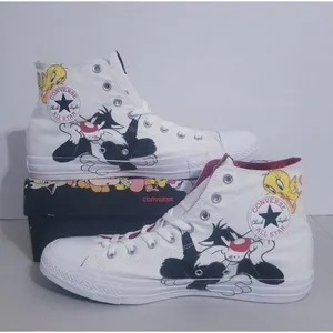 Tweety bird 2024 chuck taylors