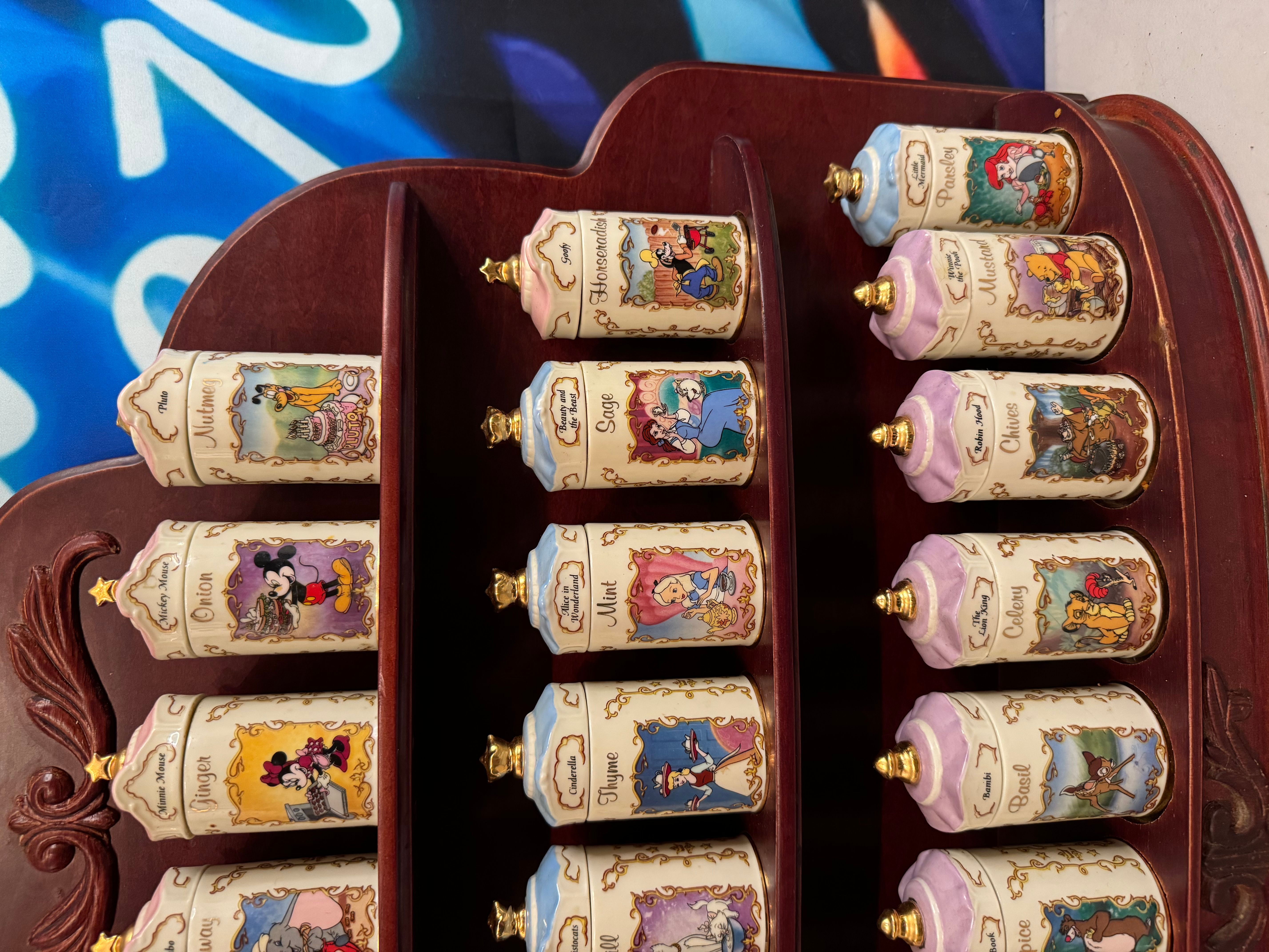 ディズニーレノックススパイスボトル Disney Spice Jars-Lenox 1995 Collectible. Christmas