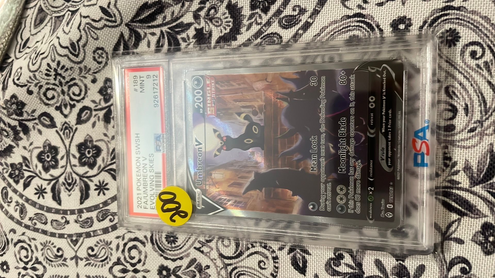 Umbreon V Alternate Full Art popular 189/203 Pokémon Evolving Skies PSA 9