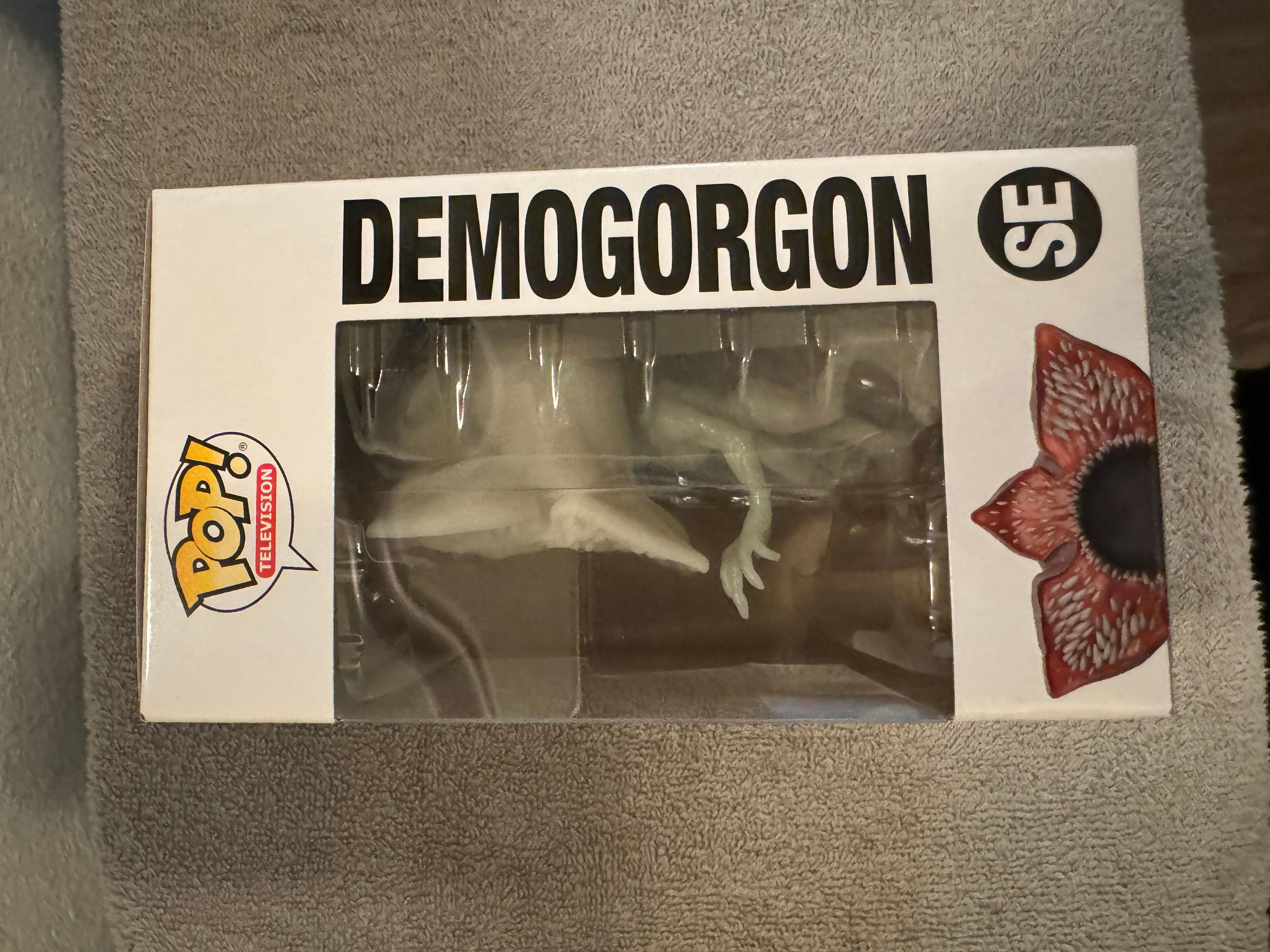 Sdcc h hall fundays demogorgon and Freddy funko glow white shops