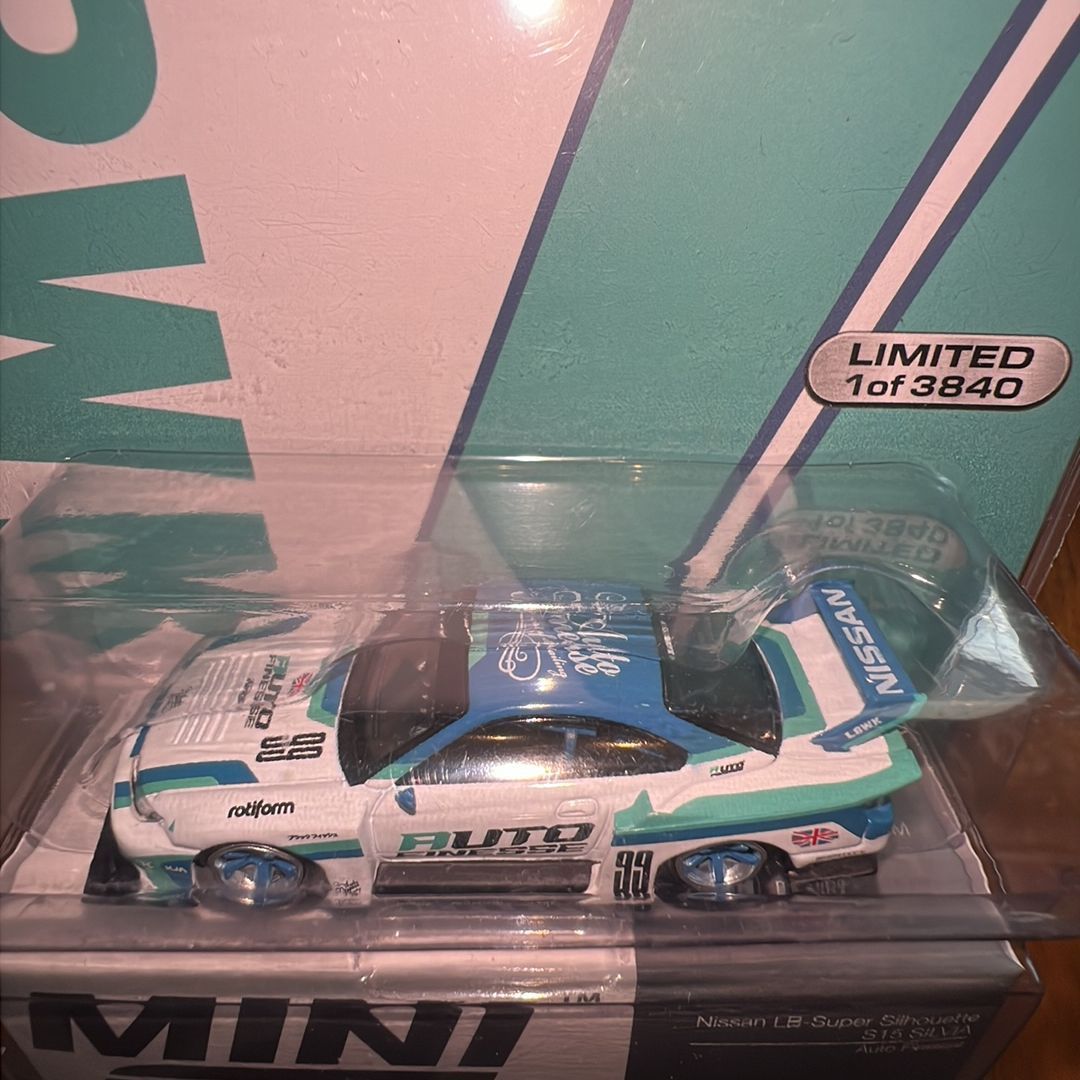 MINI GT 1:64 Liberty Walk Super Silhouette S15 Silvia Auto