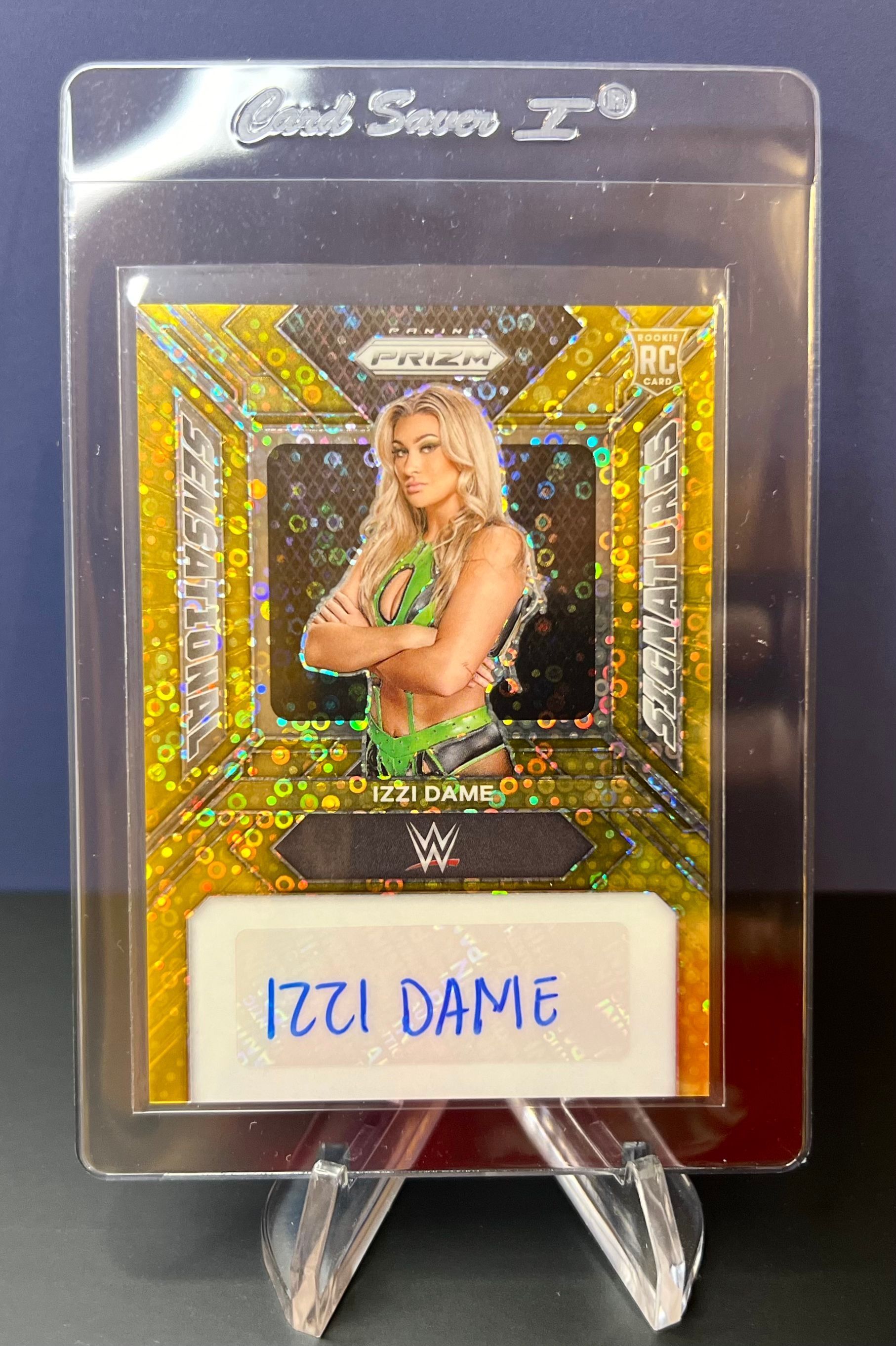 Izzi Dame Gold Rookie Auto (6/10) 2024 Panini Prizm WWE Izzi Dame Gold Rookie Auto (6/10) 2024 Panini Prizm WWE