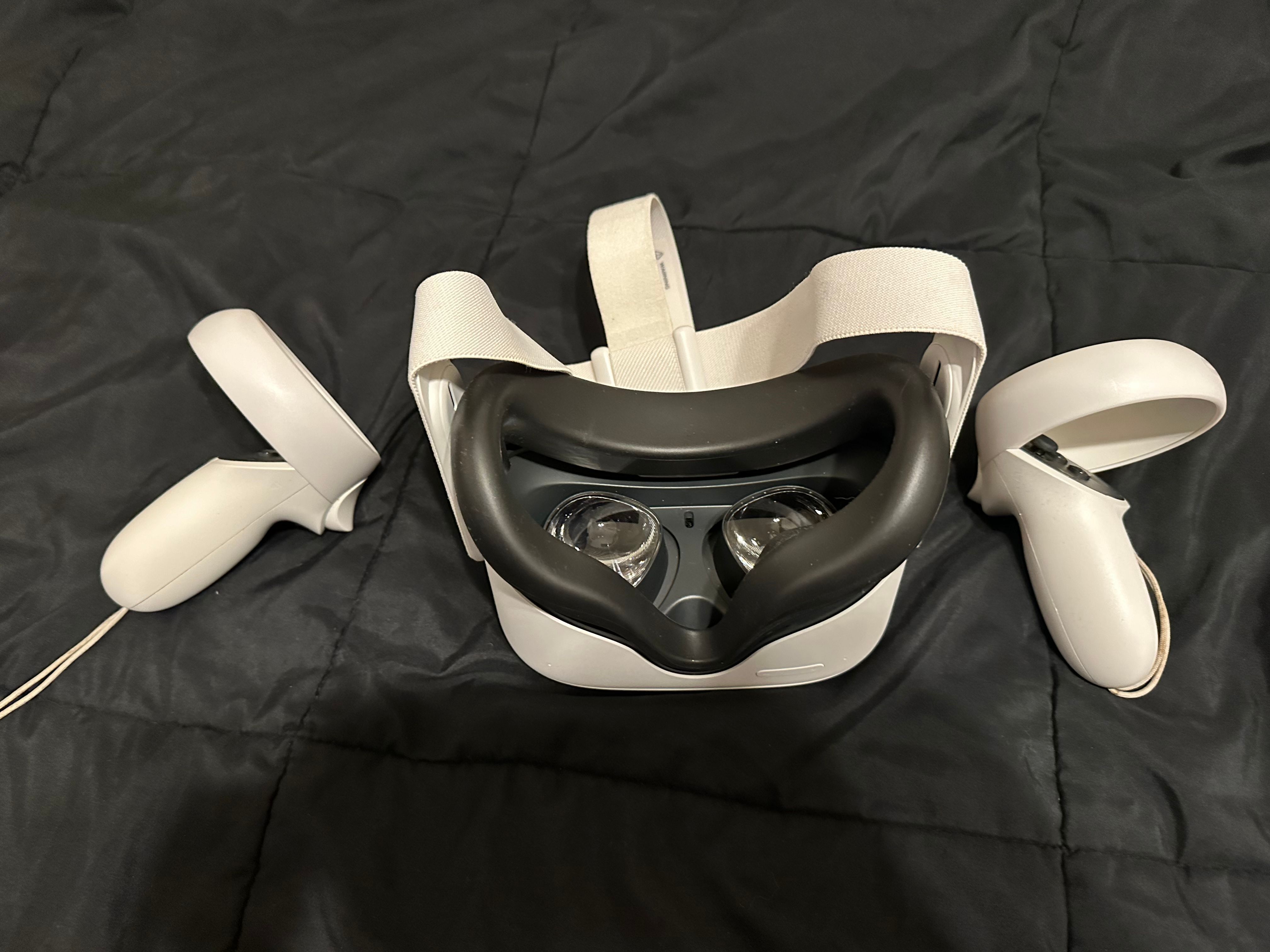 Oculus Quest 2 128Gb · Whatnot: Shop, Sell, Connect