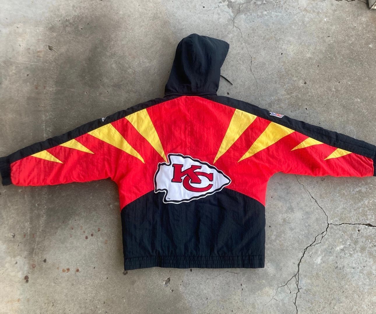 Vintage 90' Apex Kansas City Chiefs Jacket size Medium USED
