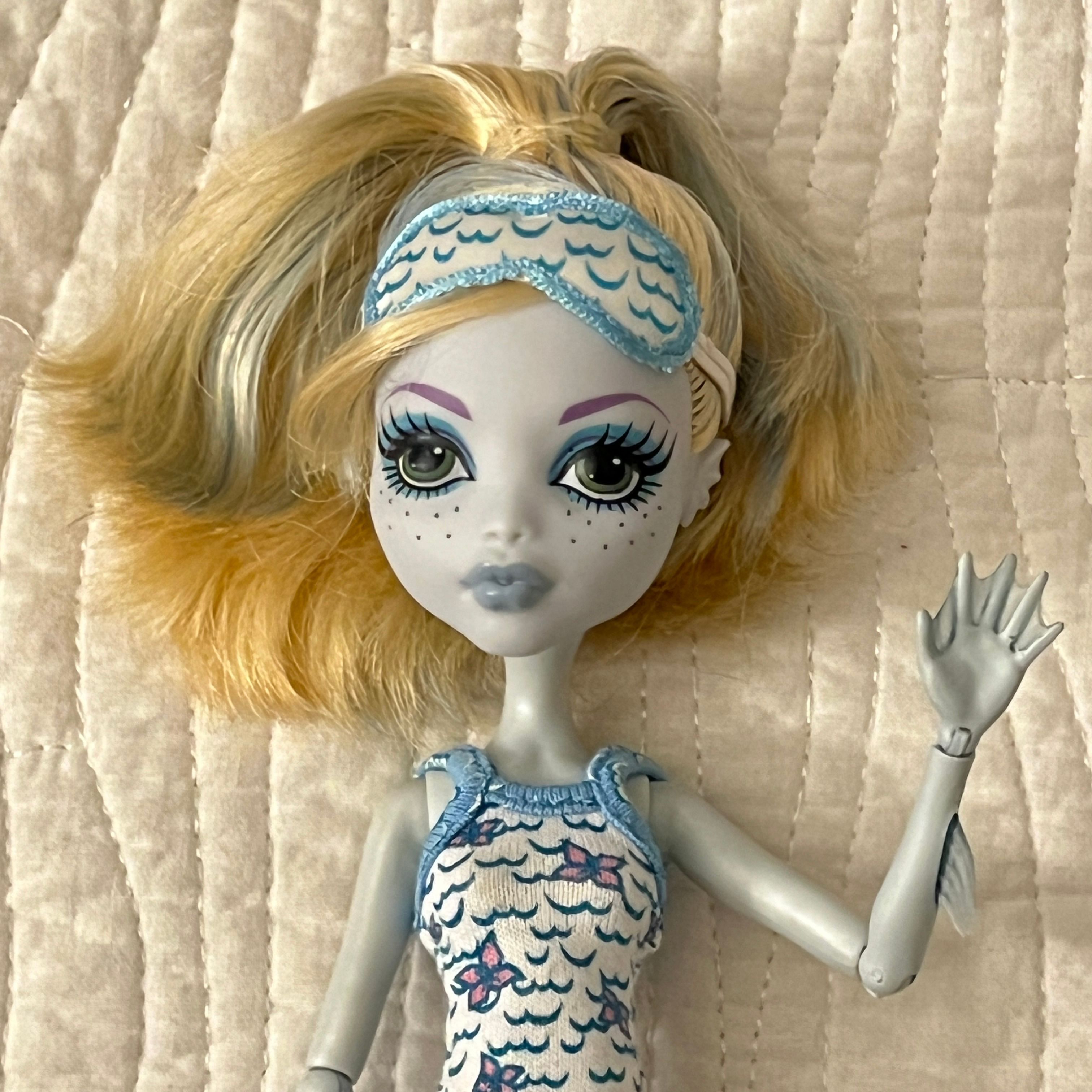 Lagoona Blue Dead Tired Monster High Doll with Hydration deals Station and Accessories