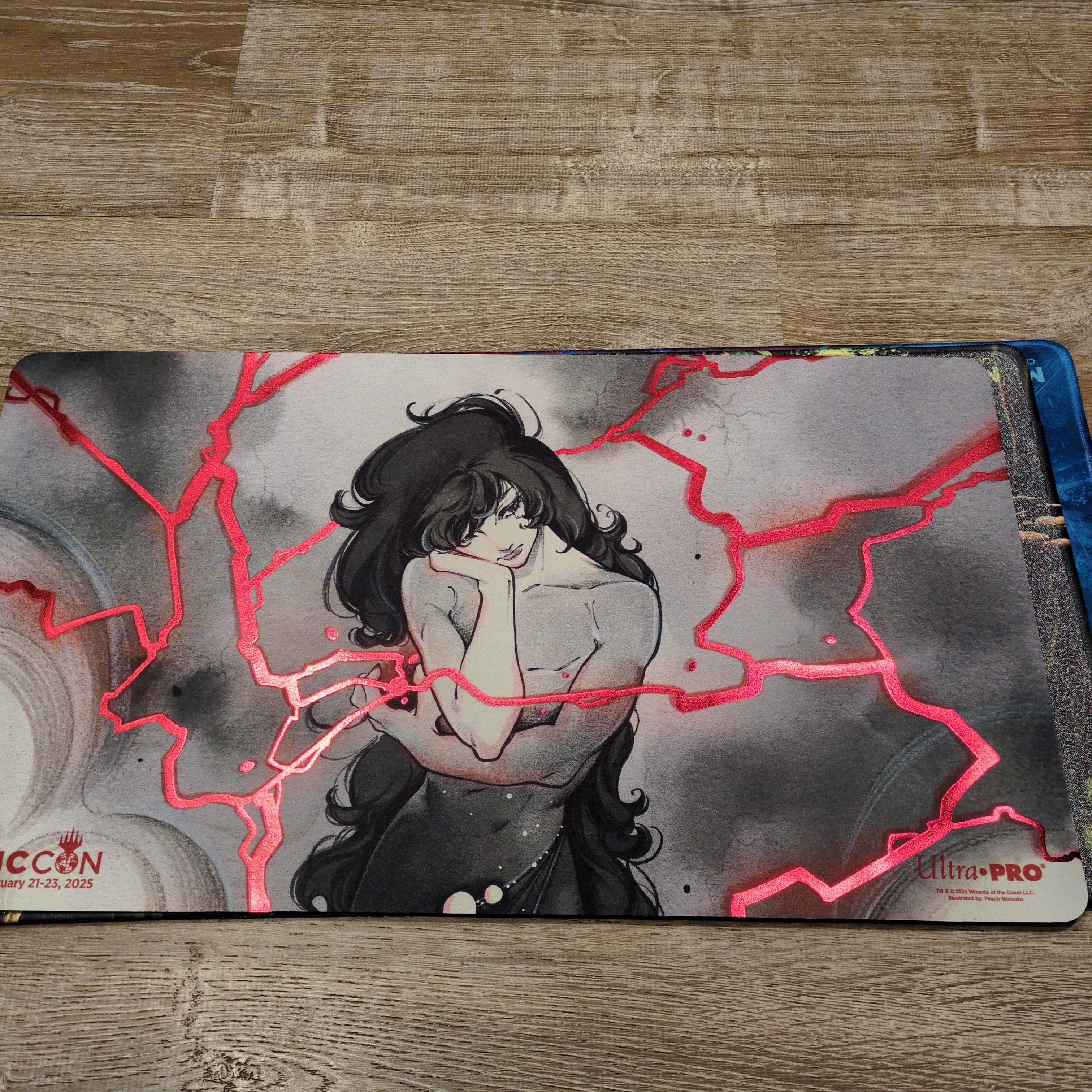マジックコン2025 限定プレイマット　稲妻/Lightning Bolt Magic Con Las Vegas 2025 Exclusive Foil Playmat Lightning