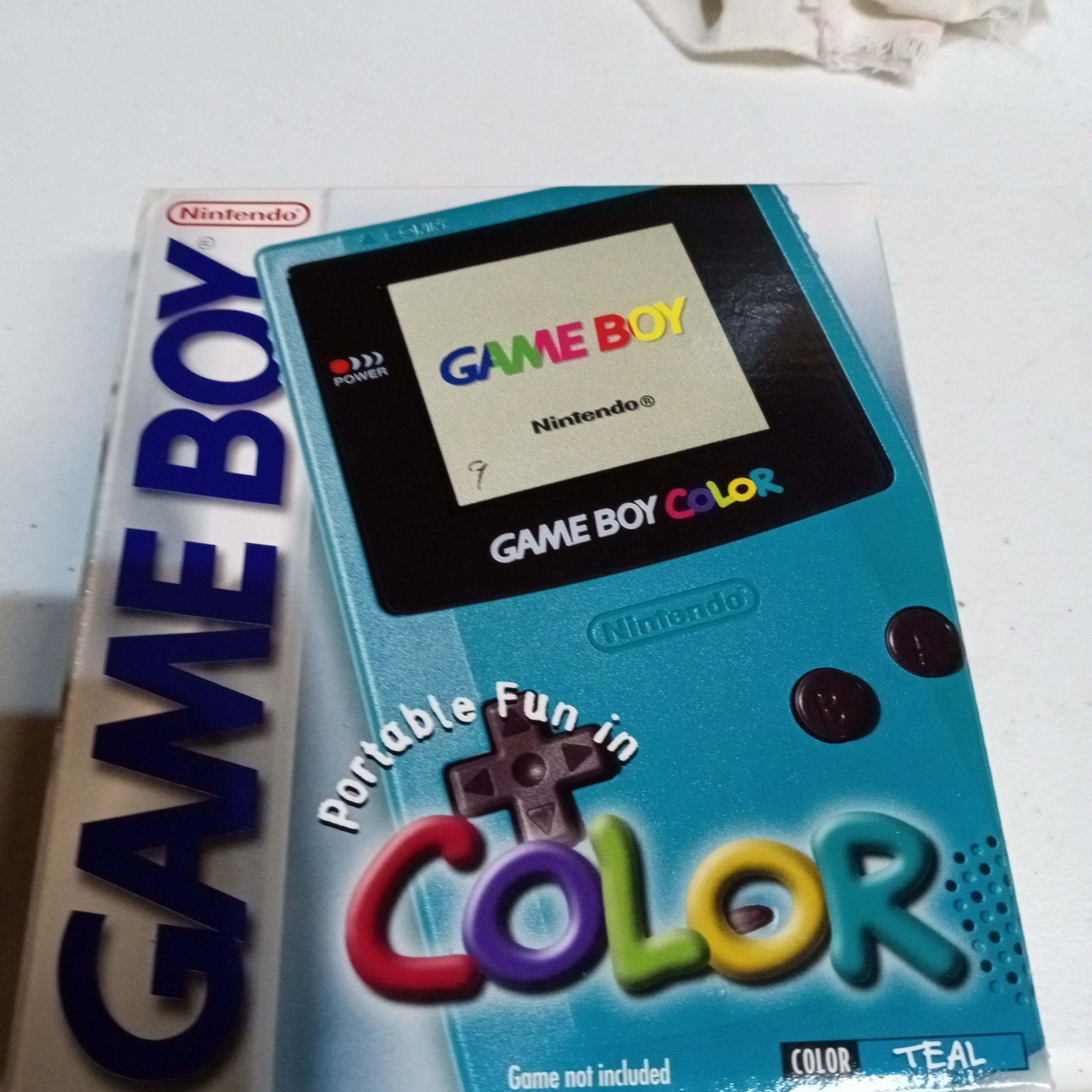 Nintendo store Game Boy Color in Teal