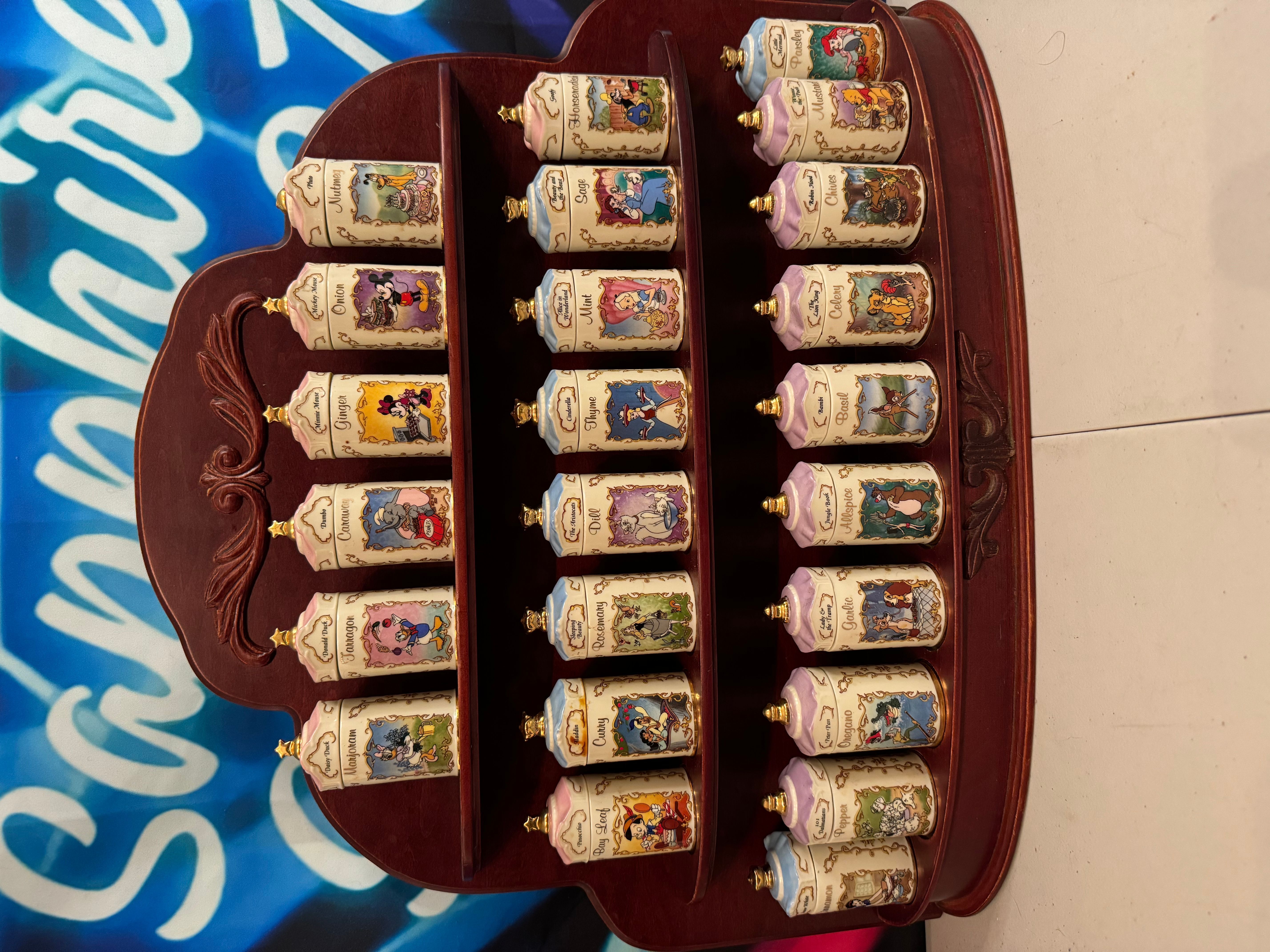 ディズニーレノックススパイスボトル Disney Spice Jars-Lenox 1995 Collectible. Christmas