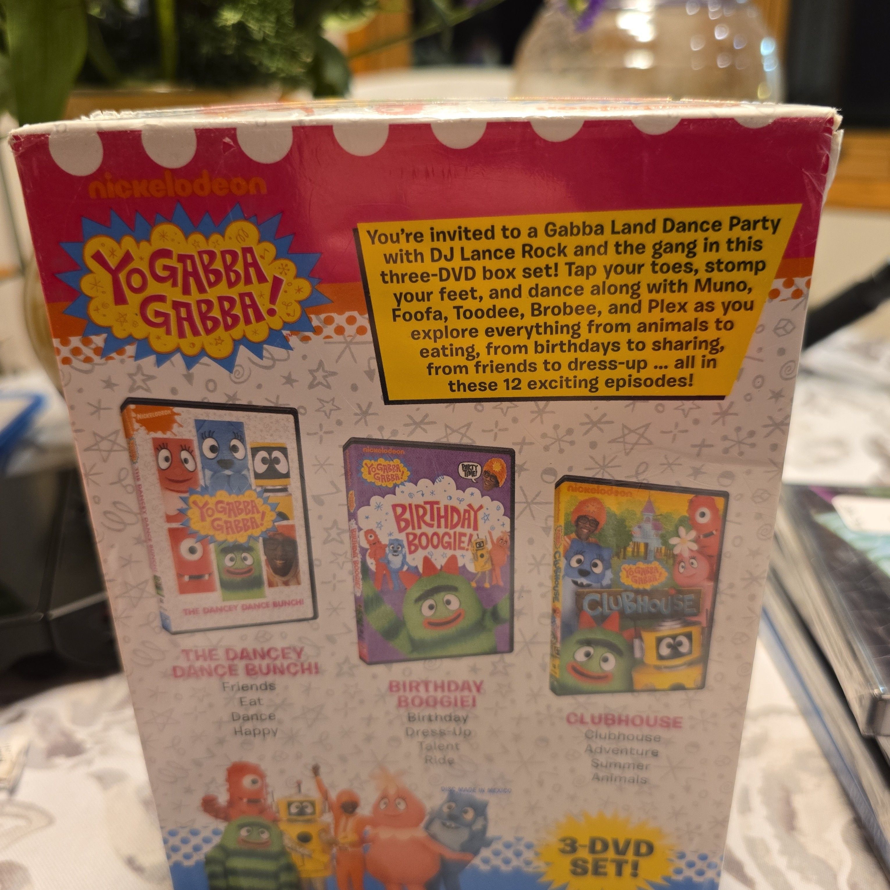 Yo Gabba Gabba! Party in a Box DVD 3-Disc Set, Nickelodeon, Read