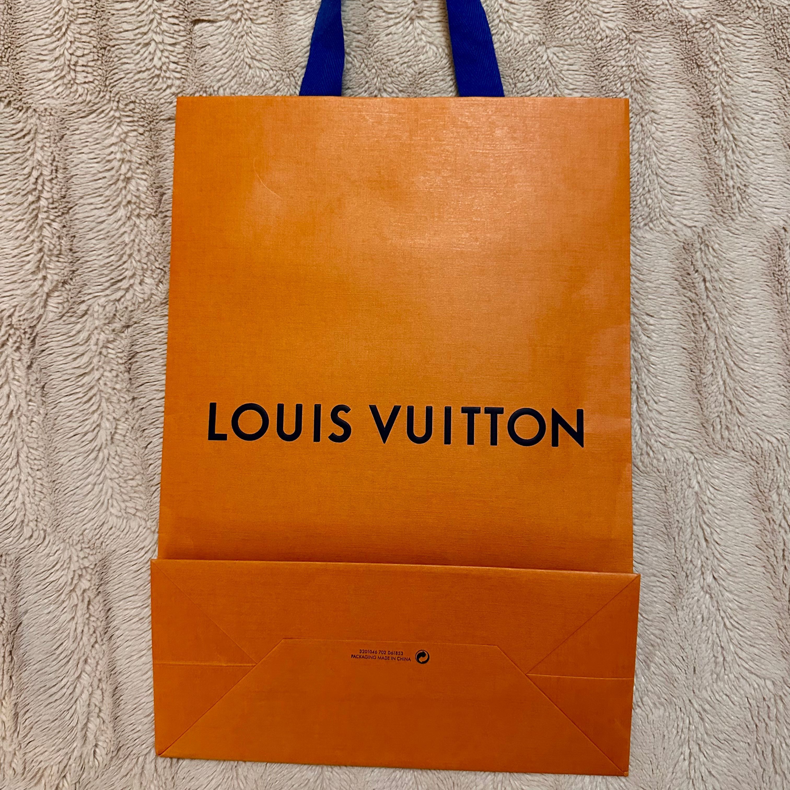 Authentic Louis Vuitton Paper shopping Gift bag Measures 14