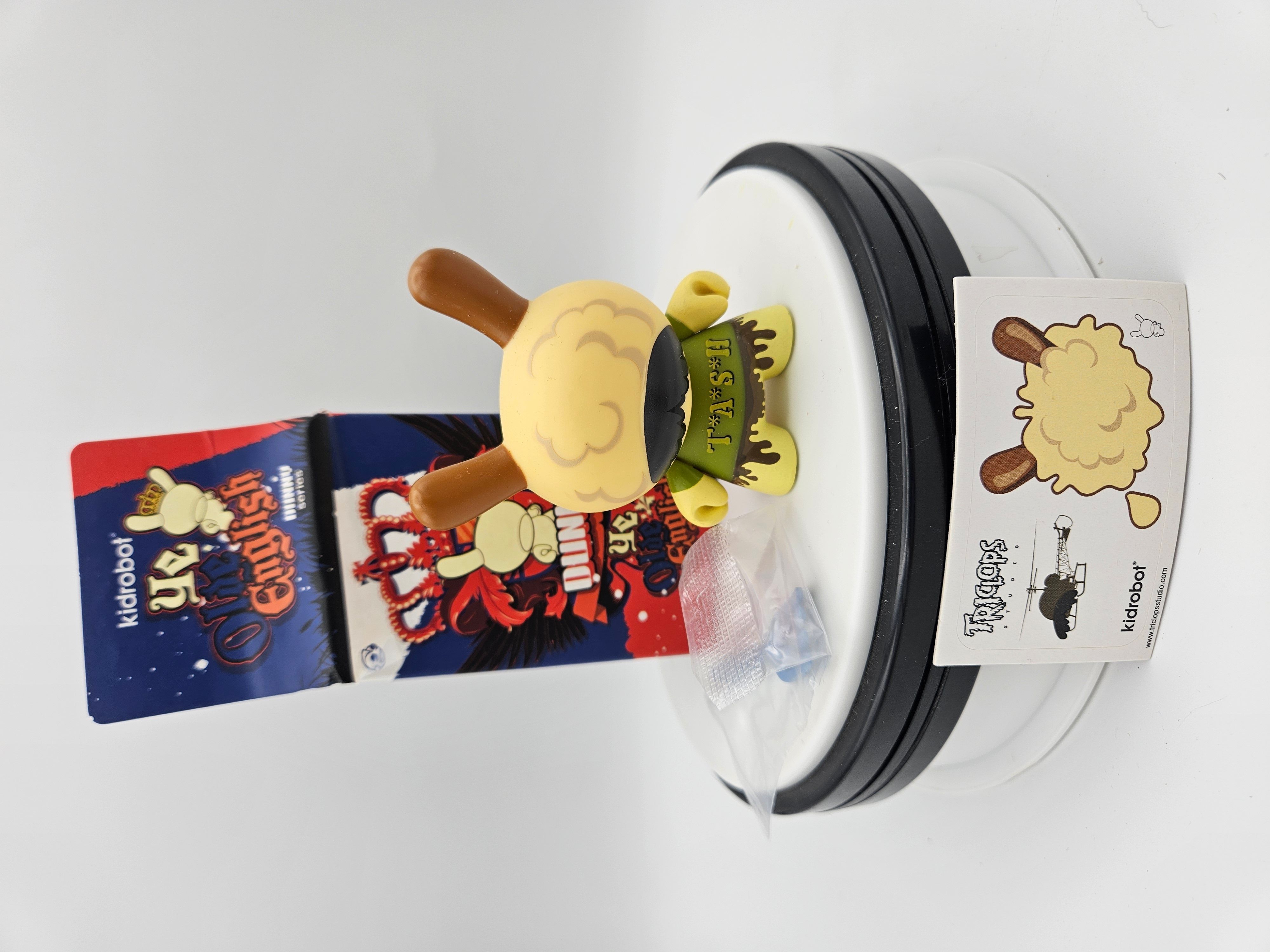 Kidrobot Ye Olde English Dunny Series (2009) - T*A*S*H* by Triclops (1/25)