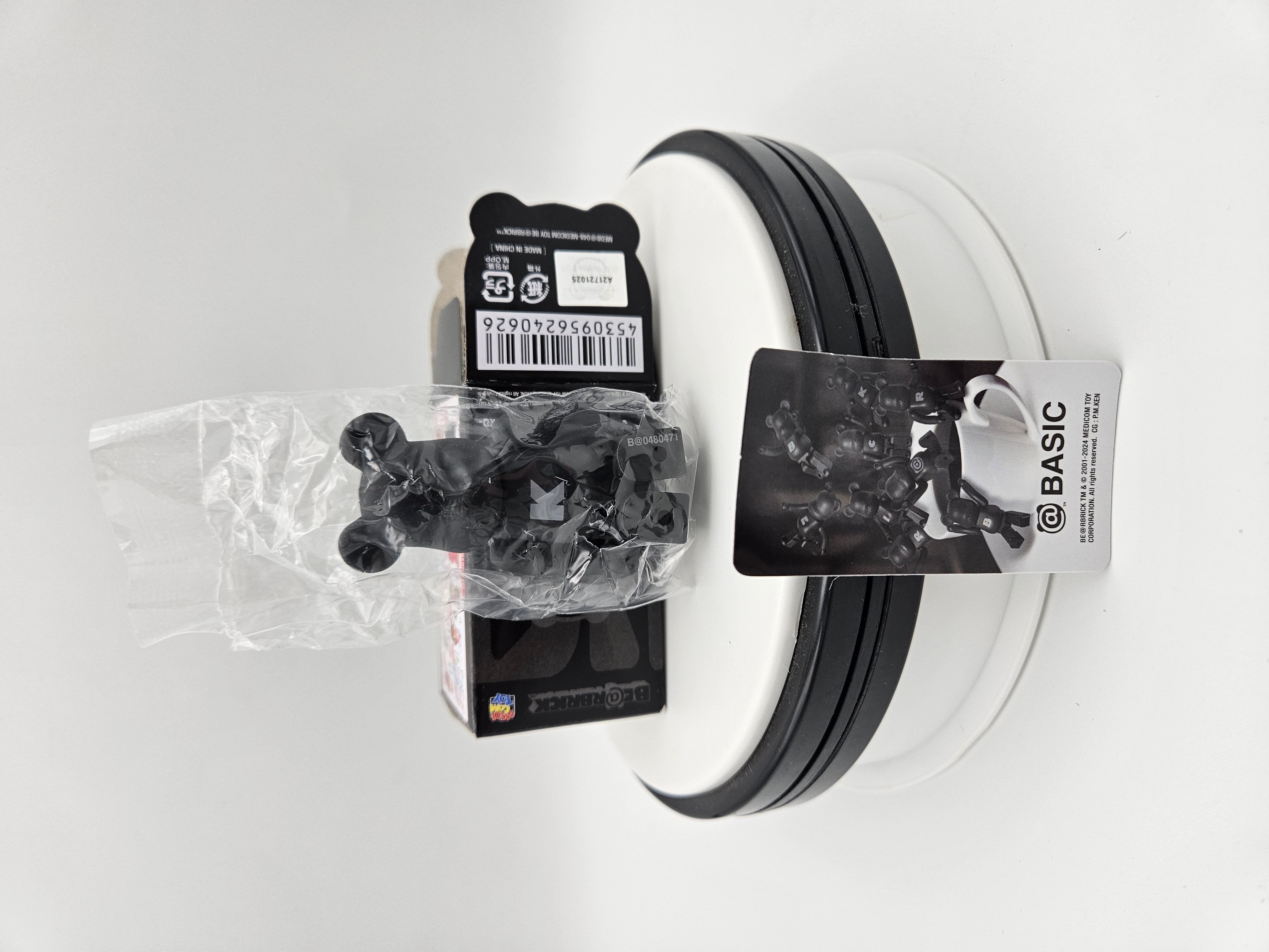 Medicom Bearbrick 100% Series 48 - Letter K Black Bearbrick & Card  (Basic Theme)