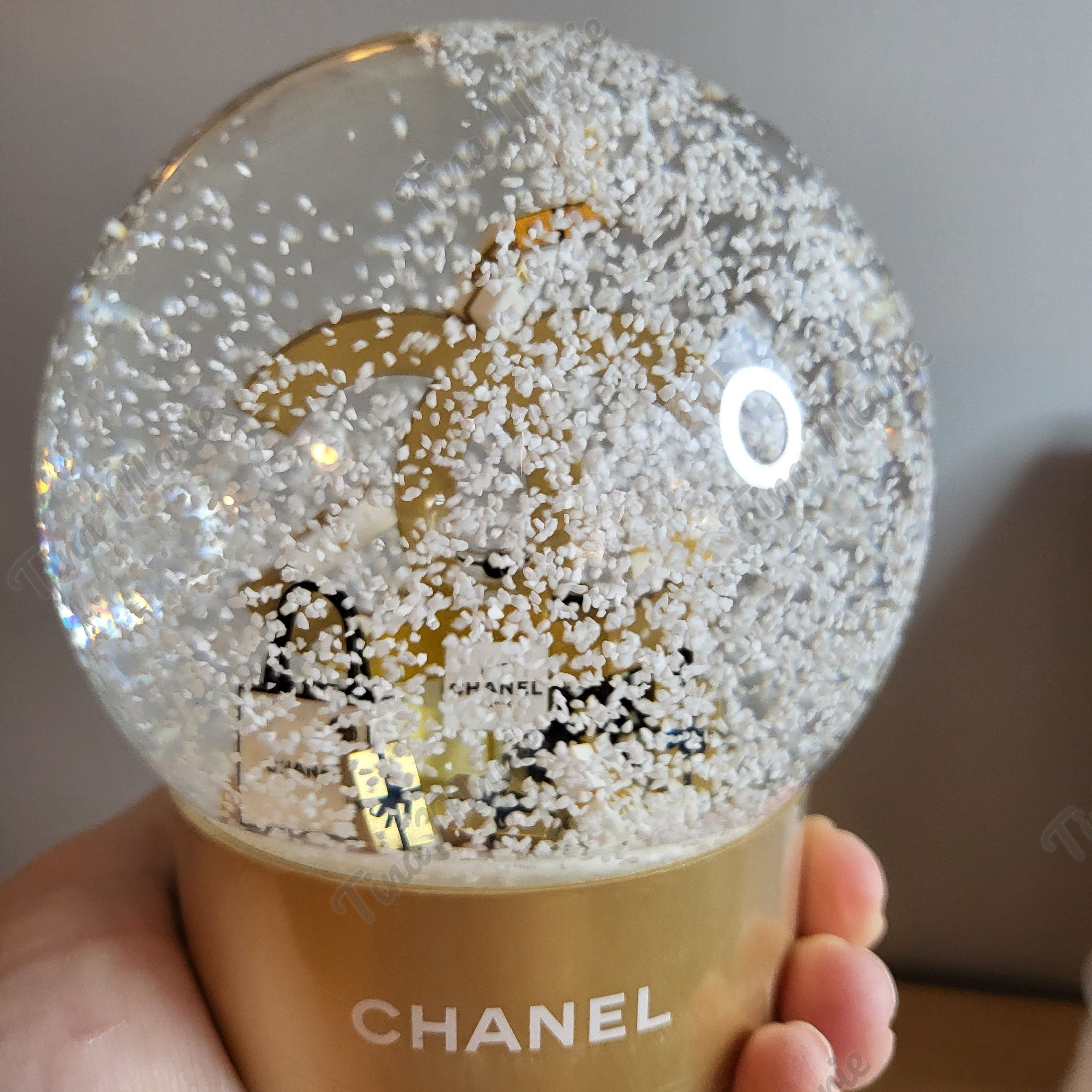 Chanel 2019年　スノーボール シャネルの大きなスノーボールが渋谷に登場！ 映えスポットで