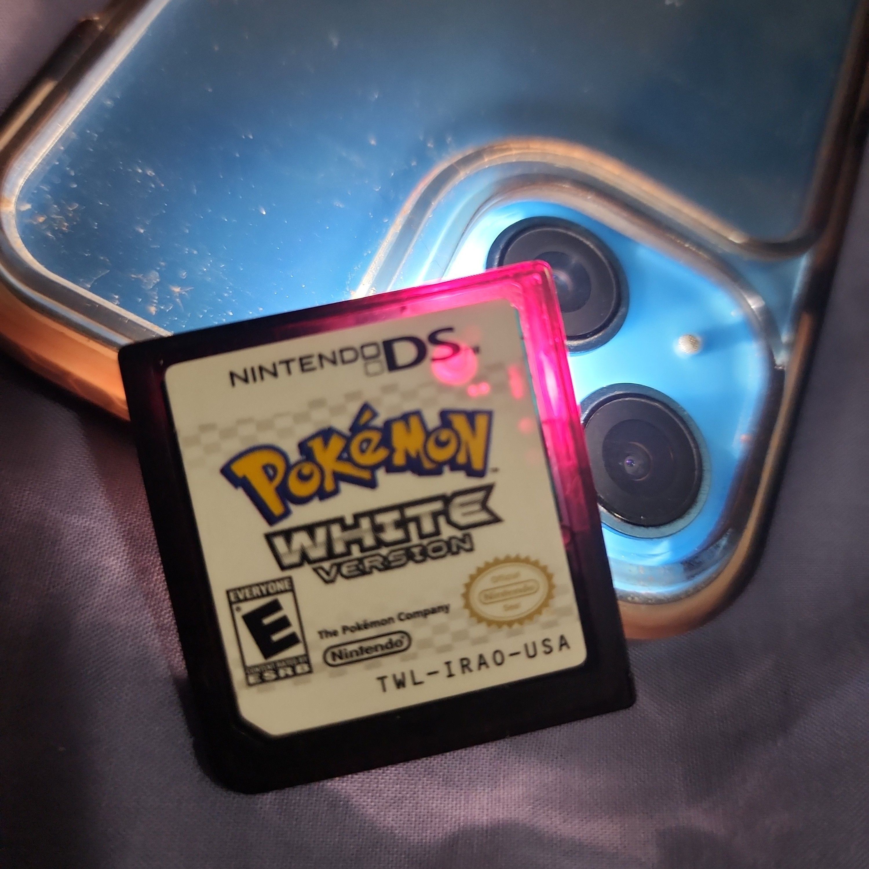 Pokemon Black + Pokémon White Nintendo DS popular Lot of 2 with Art Folio