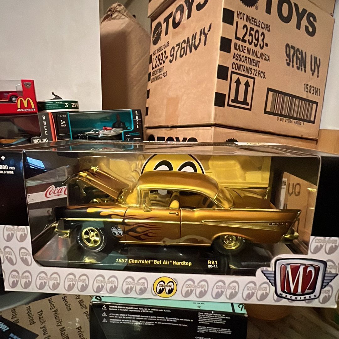 M2 chase 1:24 73 chevy mooneyes shops