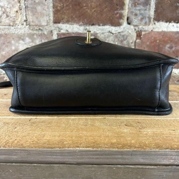 Vintage Coach Legacy 801-08 Black Leather Shoulder Bag Crossbody