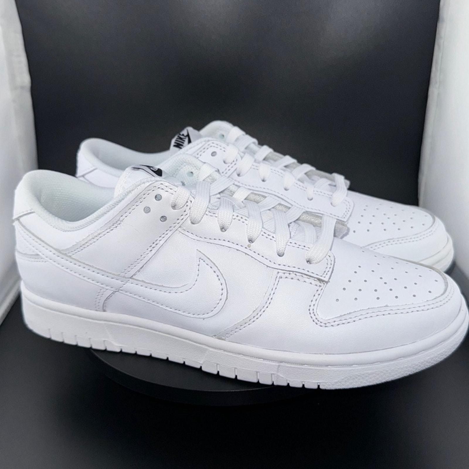 ウィメンズ Nike Dunk Low Triple White (2021) (W) ダンク ロー Nike Dunk Low Triple White (2021) (W) · Whatnot: Shop, Sell