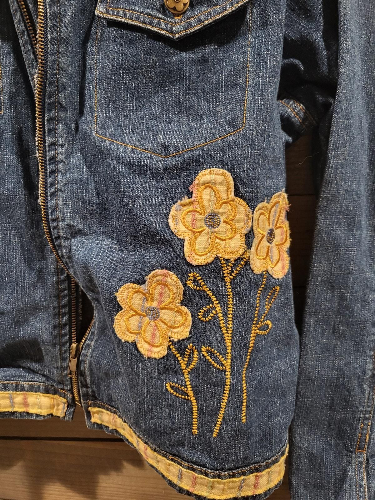 Vintage Fashion Classics Denim Embroidered Yellow Sun Flower