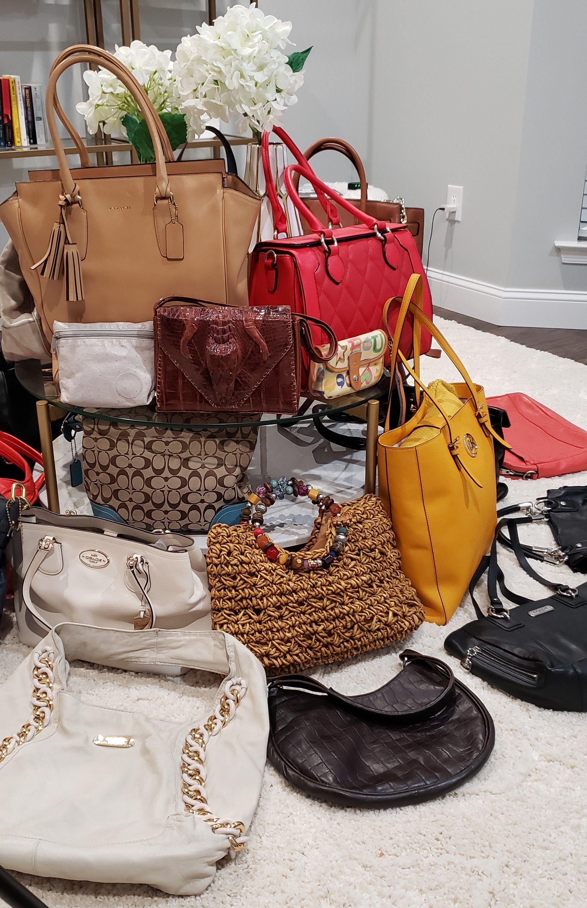 Whatnot Designer Handbags Galore 👜 👛 🎒 🥊 👝 Livestream by itsbosscie bags_fashion_thrift