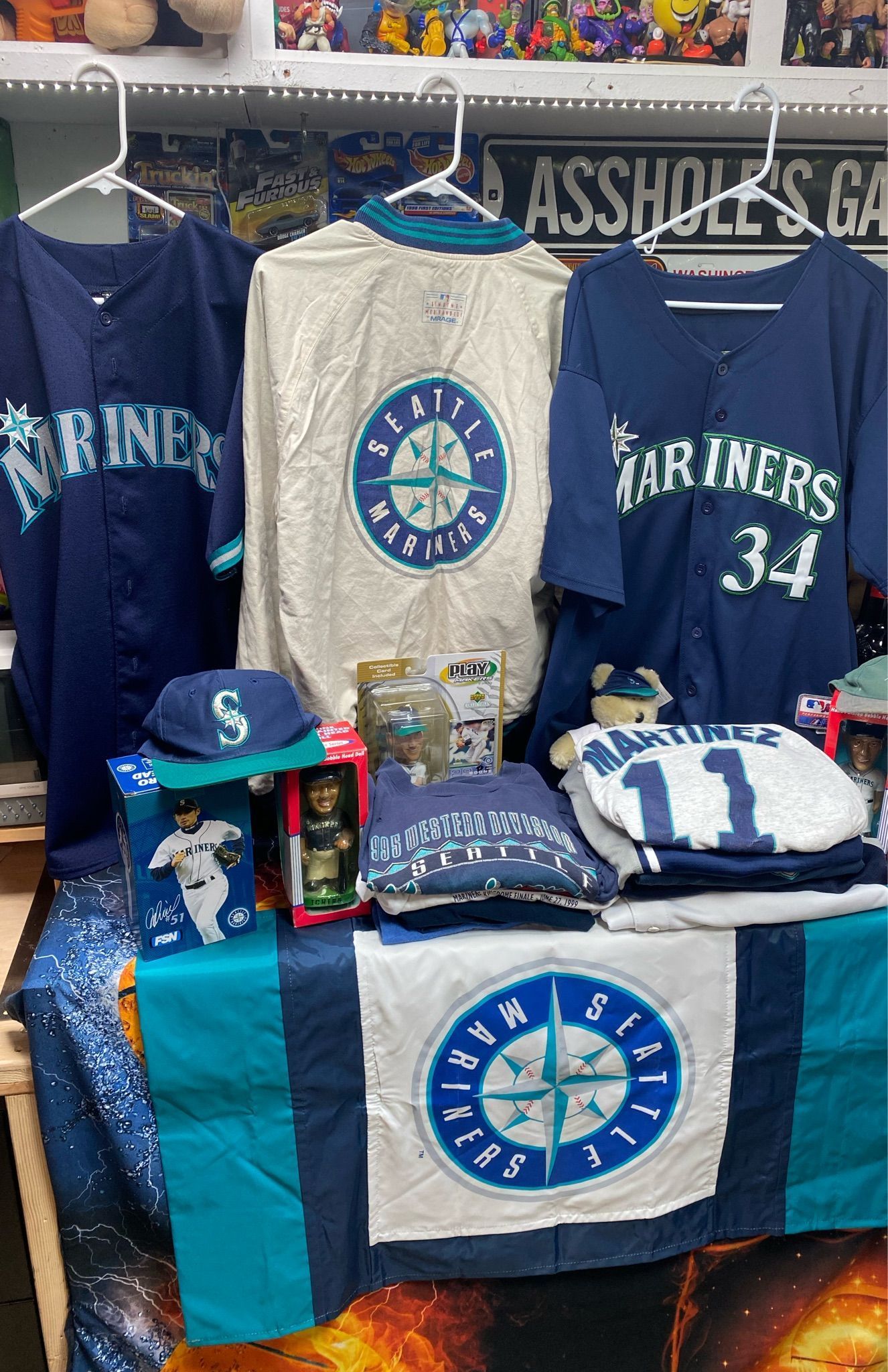 Whatnot Mariner Monday!! Seattle Mariners!! Stadium Merch & Giveaway