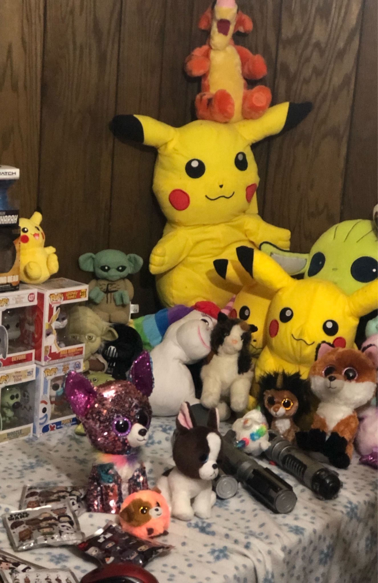 whatnot-big-toy-show-raise-money-for-kitty-vet-bill-livestream-by